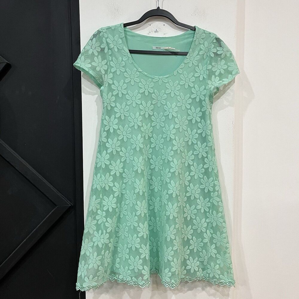 Kimchi Blue Mint Green Floral Daisy Lace Dress Size Medium